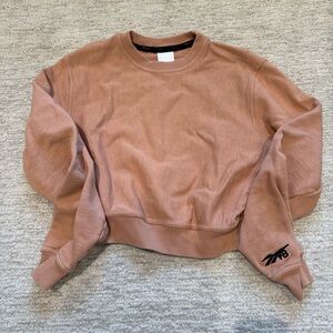 Reebok Women's RBK Vb Cropped Sweatshirt size small